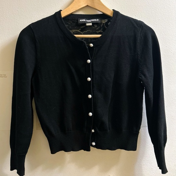 KARL LAGERFELD Parisian Black Lace Back Cropped Cardigan with Faux Pearl Buttons - Picture 2 of 8